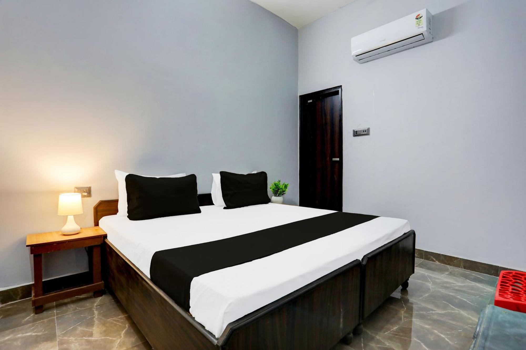 Super Hotel Live View Indraprastha Εξωτερικό φωτογραφία