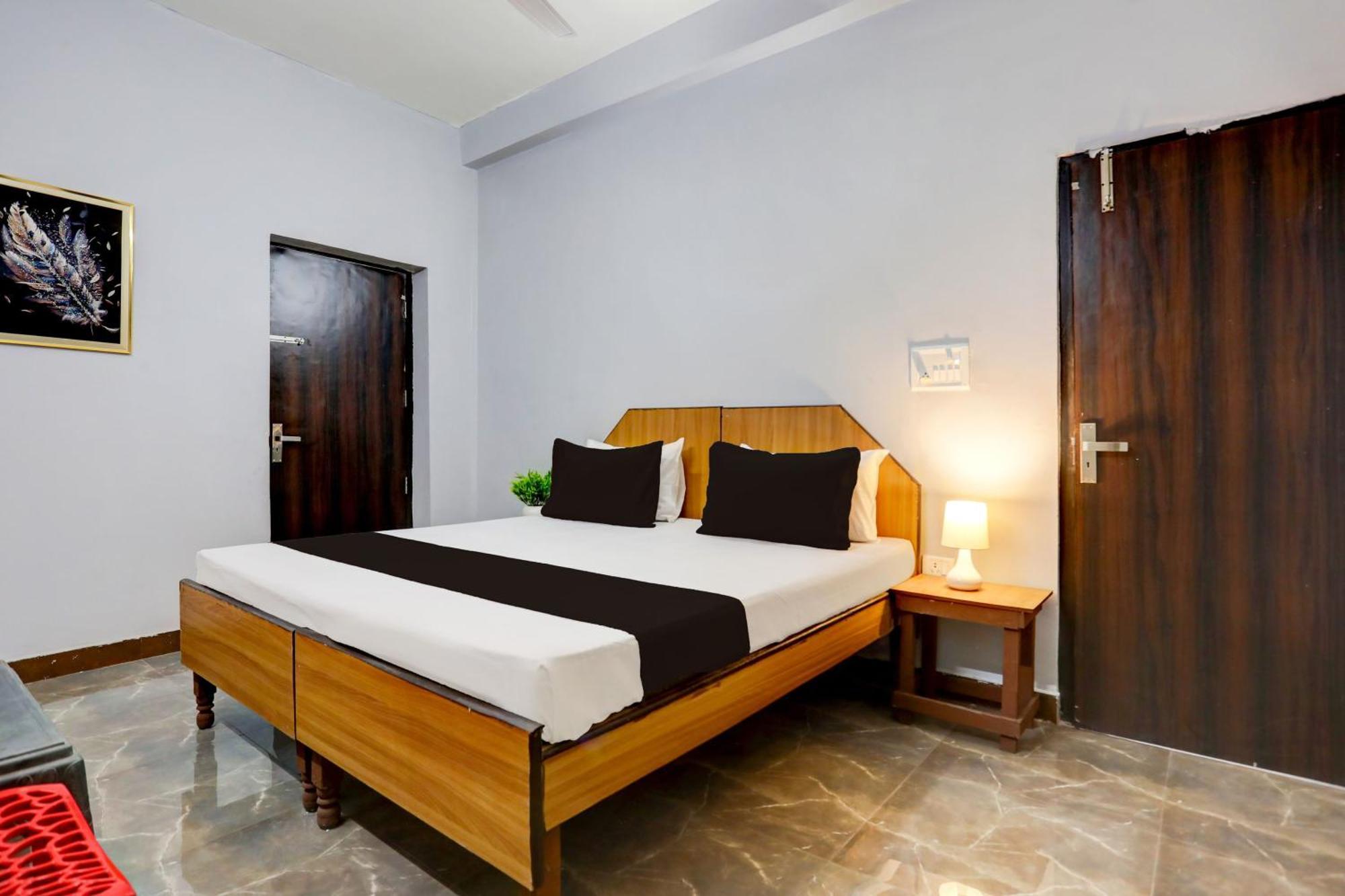 Super Hotel Live View Indraprastha Εξωτερικό φωτογραφία