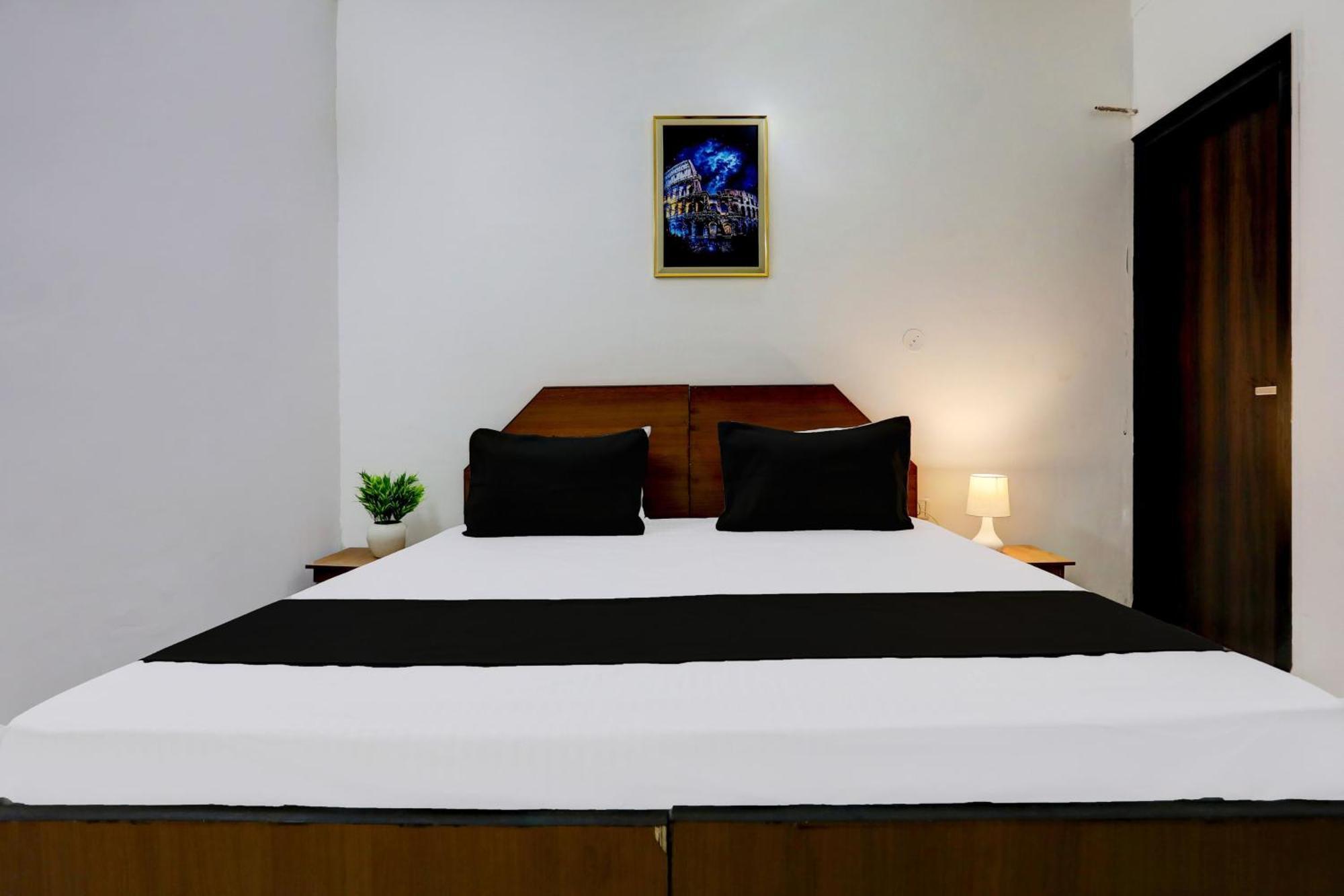 Super Hotel Live View Indraprastha Εξωτερικό φωτογραφία