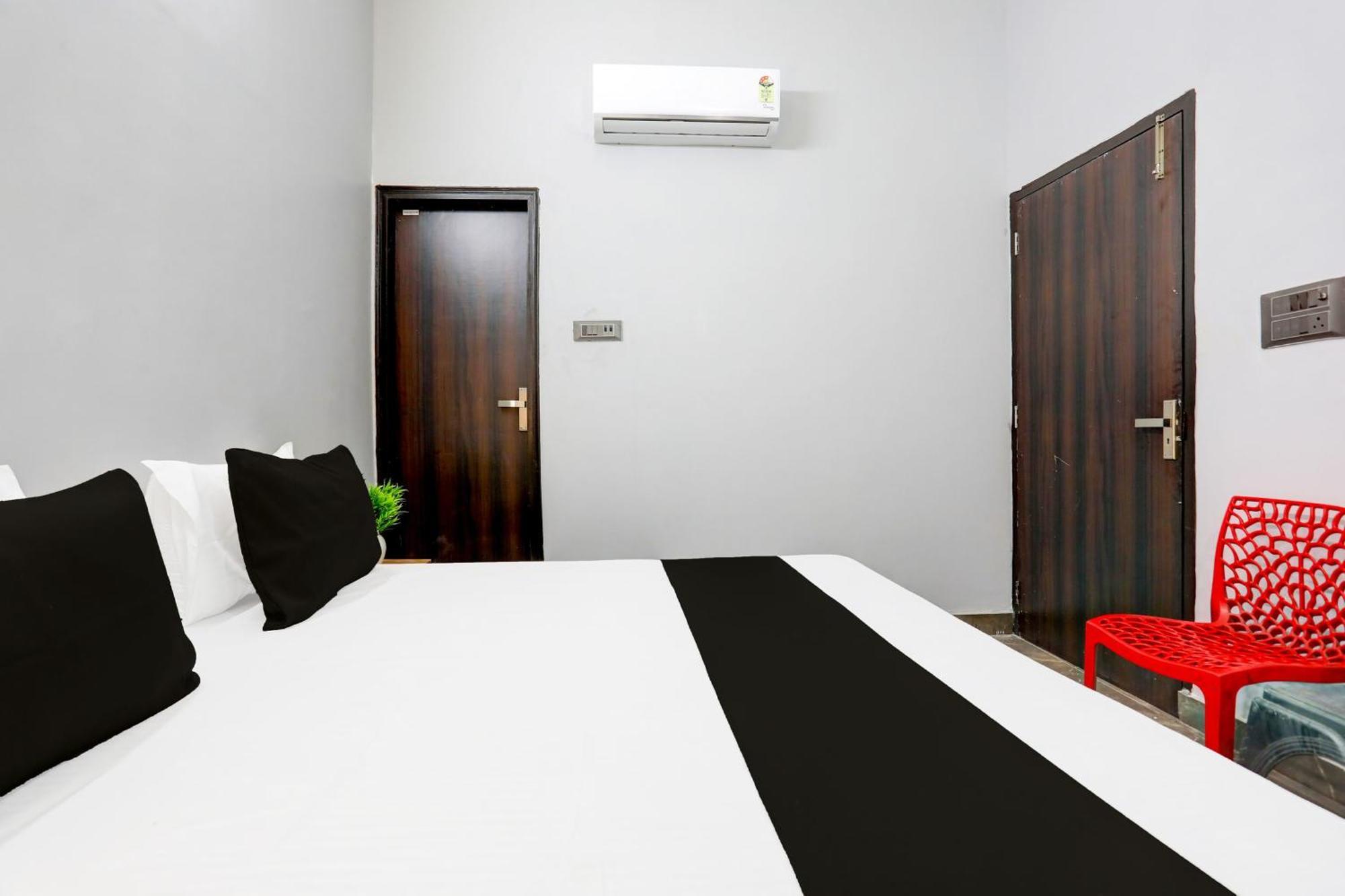 Super Hotel Live View Indraprastha Εξωτερικό φωτογραφία