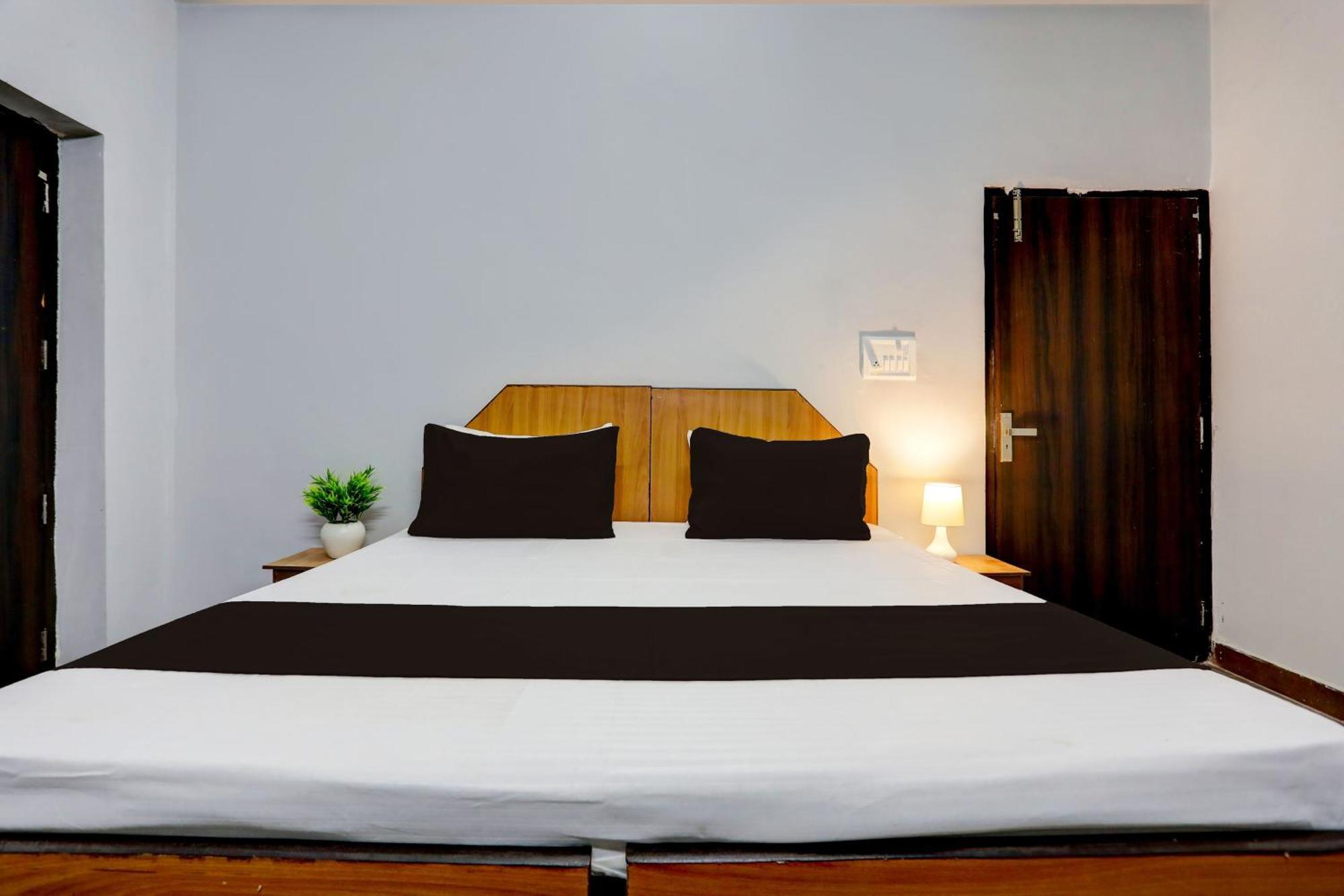 Super Hotel Live View Indraprastha Εξωτερικό φωτογραφία